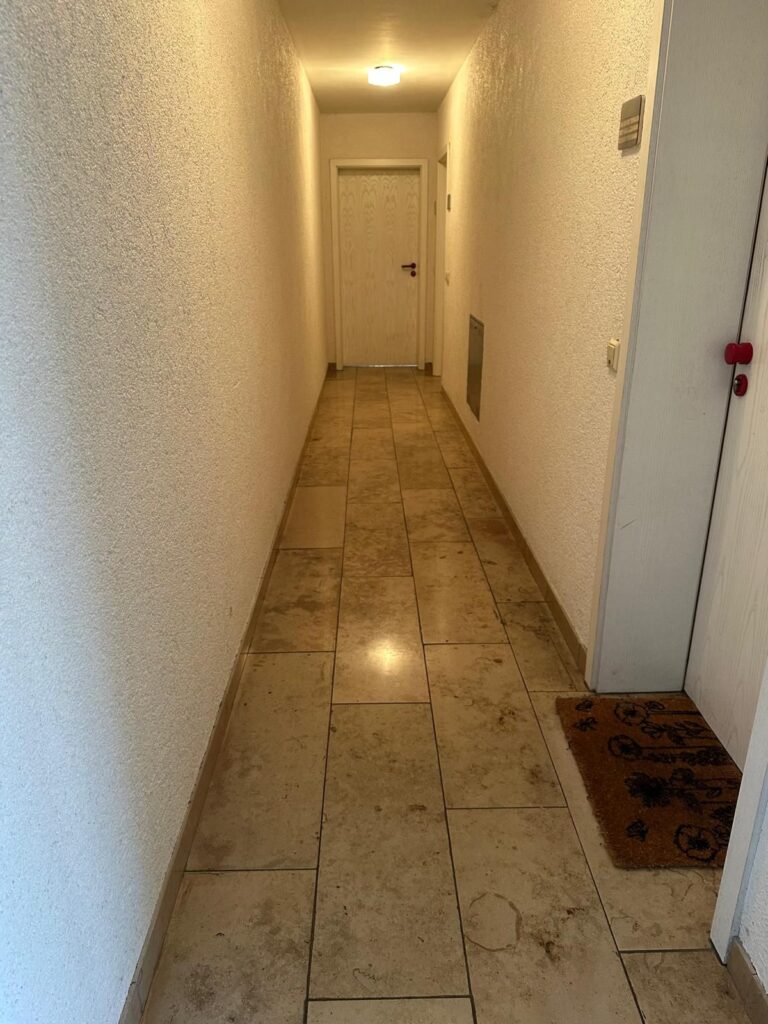 Treppenhaus vor der Reinigung